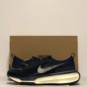 Nike ZoomX Invincible Run Flyknit 3 “College Navy/Metallic Silver”